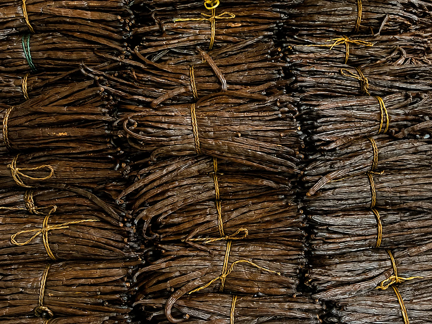 Vanilla Beans Extraction Grade Planifolia — Familya Vanilla